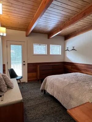 Glen Haven Mod on the River 23-Zone3419