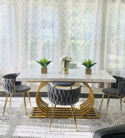 Historic Home Near Military Base/Colleges & 10 Min to la Boardwalk/Sleeps 16-18.