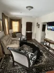 Charming Carriage House near VanderVeer Park