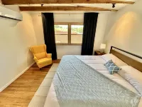 Bankers Loft w/ Washer, Dryer King Size Bed Beautiful Space for a Beautiful Stay Hotels in Floyd County