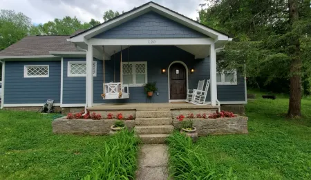 Tennessee Getaway (near Jack Daniel’s and Nearest Green distilleries)