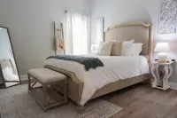 "Black Pearl: Luxury Home, Near Amenities, Sleeps 6" Hotels near Outlets of Mississippi