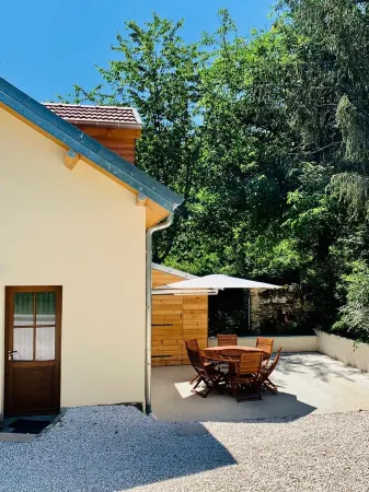 GITE VALLEE OF THE OLD DISTILLERY RENT Отели в г. Franche-Comte