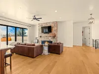 New Modern 5Br with AC - Walk to Targhee Shuttle Hotels in Driggs