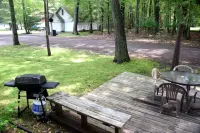 Classic and Affordable Lake Home, WWII Display, Canoe, Deck, Quiet Neighborhood