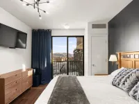 Top Floor Deer Valley Gondola Lakefront Condo- Great views