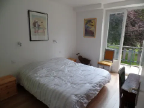 Appart 100 m² Downtown in garden 2 Ha 300 m from the Lake (garden & lake views)