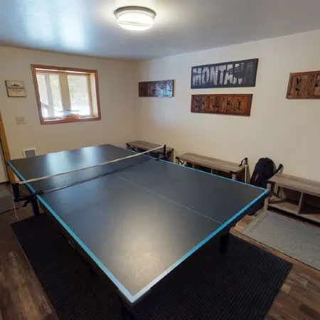 Georgetown Lake House With 4 bedrooms, 3 bathrooms, game room, fire pit, & more