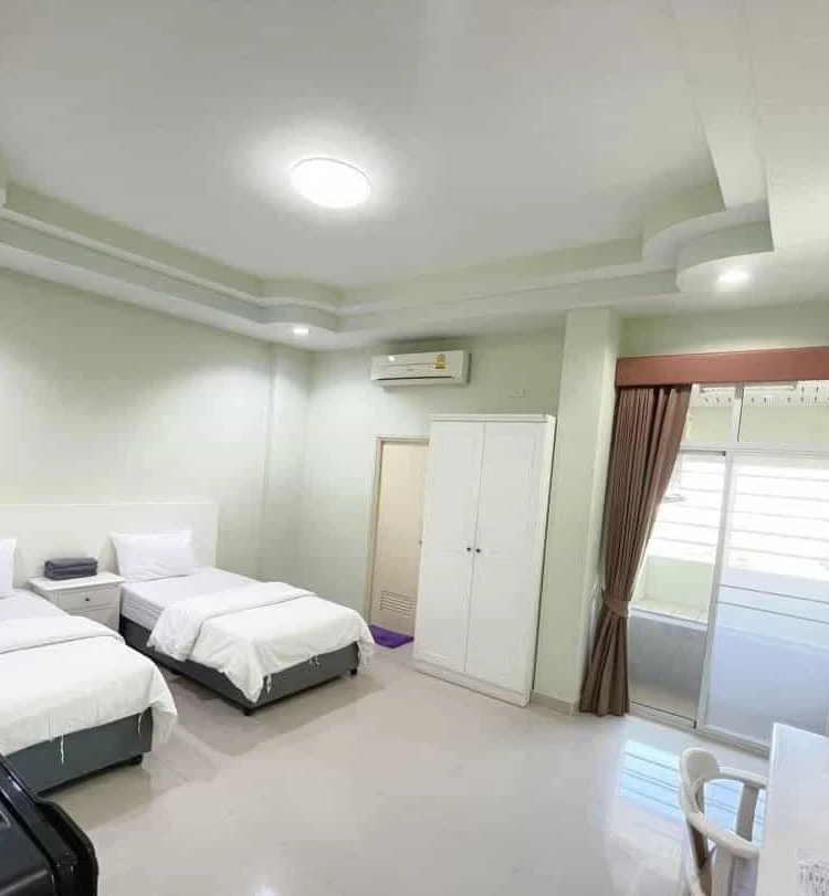 รูปภาพของGrand Charoonrat Apartment