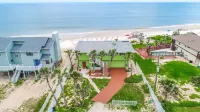 Beachfront 2 Apartments 1 House Nature all around, just 25 steps to Ocean water