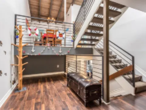 Spacious Beach House Hotels in Solana Beach