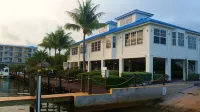 Ocean Front,  Marina, Pool/Hot Tub, Private Beach, Bar/Cafe - Wifi