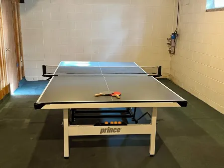 Country Getaway, 2- bedroom, Jacuzzi, fire ring