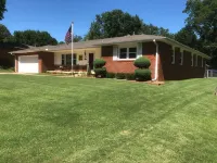 Spacious, Remodeled, in a Quiet Family Oriented Neighborhood