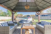 Pet-Friendly Bay Escape w/ Pool