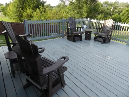 Restful Bourbon Trail Lodge with Pool and Hot Tub