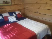 Texas Bunkhouse at Bluegill Lake Cabins Hotels in Van Zandt County