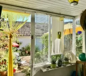 Le Poinçon renversé Cozy and green