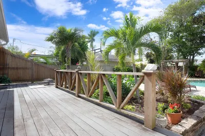 Palmway Tropical Oasis - Heated Pool, Beach & Golf Hotels near Lake Worth Beach