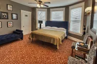 Hilltop Manor,  Celebrity themed rooms.