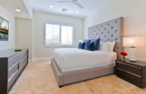 Stunning Contemporary Estate on PGA West w/Spectacular Lake Views Pool & Spa