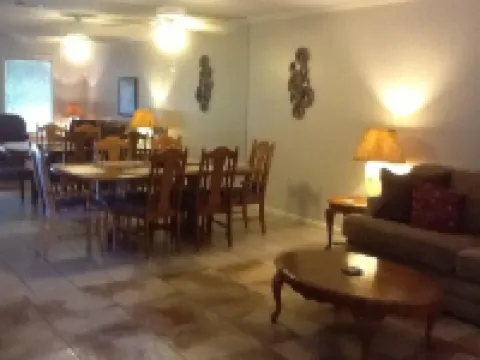 Family-Friendly Condo Near The Front Gate Of HSV, Newly Updated
