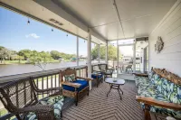 "THE TEXICAN" - Beautiful, Waterfront Home on Caney Creek