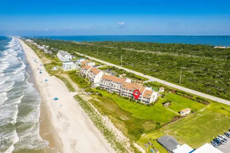 Beachwalk 115 - Pine Knoll Shores Oceanfront Condo! Steps to Beach. Sleeps 8!