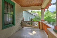 Downtown Spring Cottage