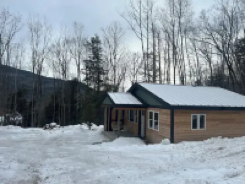 Forest Edge Homestead Charming 2 bdr. Bungalow in heart of MT Washington Valley