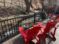 Charming Creekside Cabin Walk to Downtown Manitou – Ideal Retreat!