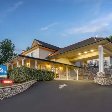 Best Western Cedar Inn Suites