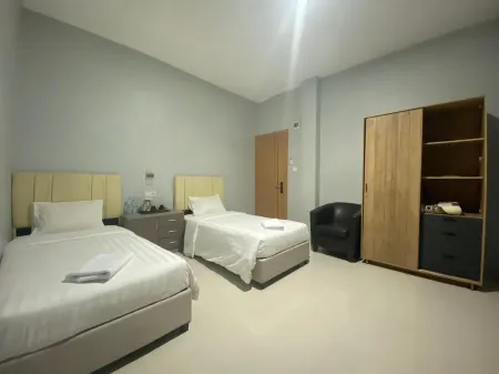 ZHOUSE HOTEL Отели в г. Darul Imarah