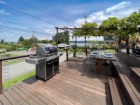 3bd w/ Lake Views and Chef's Kitchen