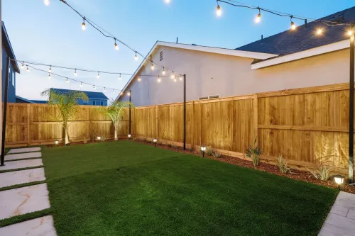 Bakersfield New NW Home – Fully Furnished & Ready. Upscale + Kitchen Amenities Hotels in Shafter