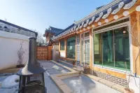 Jeonju Hanokmaeul Nest175 Jaczzi Dokchae Pension
