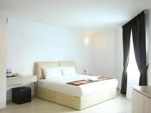 Peach Hill Hotel