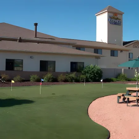 Holiday Inn Express & Suites RATON by IHG