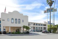 Edgewater Inn and Suites