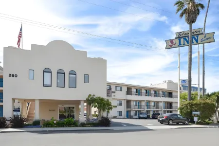 Edgewater Inn and Suites