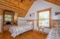 Heavenly Mtn Views, Hot Tub+Fire Pit+Grill, Fireplace, WiFi, Hike, Close to Brp! Hotels near Spruce Pine Campground
