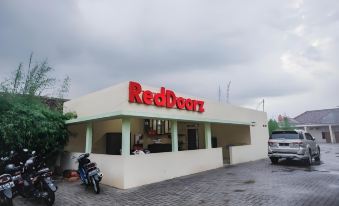 RedDoorz Near RS Imanuel Lampung
