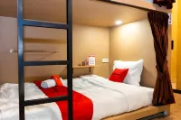 RedDoorz Hostel @ di Panjaitan Simpang Lima Hotels in 
