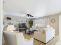 Wowzzza! Remodeled 2025, SW Yard, Heated Pool Home, 5 Stars above the Rest!! - de charme