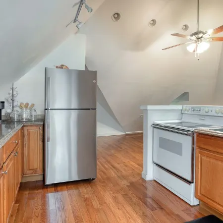 3min>Walnut:UPMC Shadyside:3min>CMU:Full Kitchen