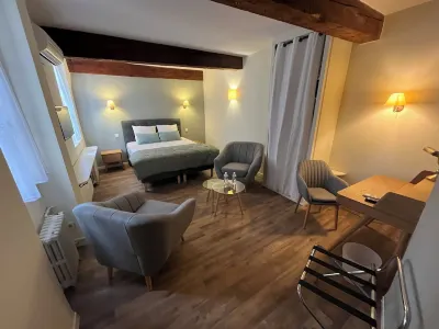 Le Clos d'Orange, Hotel & Ville de Provence Hotels in Uchaux