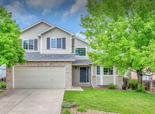 Peaceful neighborhood home, spacious & cozy with plenty of beds! Hotels in Erie