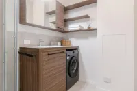 Bright & Modern 4 bedrooms Apartment in Center