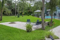 Little Ranches Retreat in the Heart of Equestrian Community