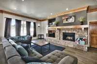 Eden Mountain Home - 7 Bedrooms on Three Floors